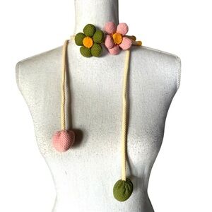 New Floral Knit Necklace with Pink and Green Flowers